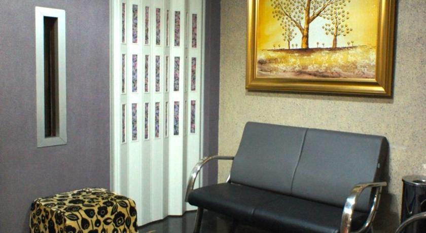 Mine Home Hotel Бандунг Экстерьер фото