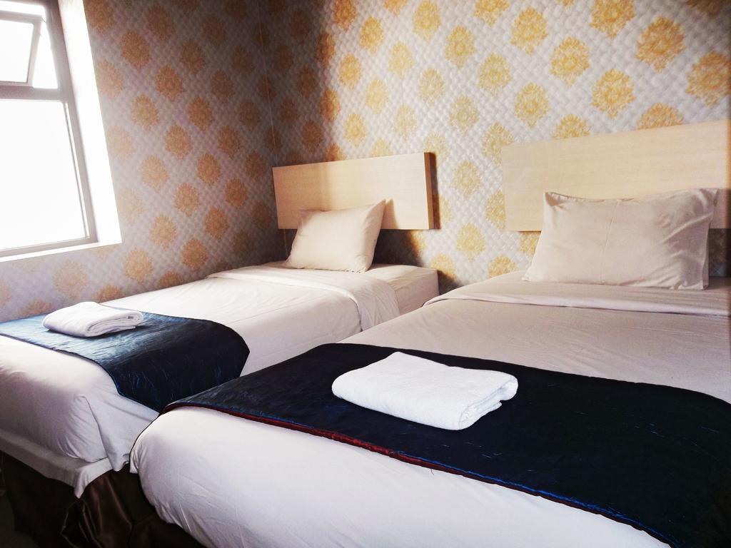 Mine Home Hotel Бандунг Экстерьер фото