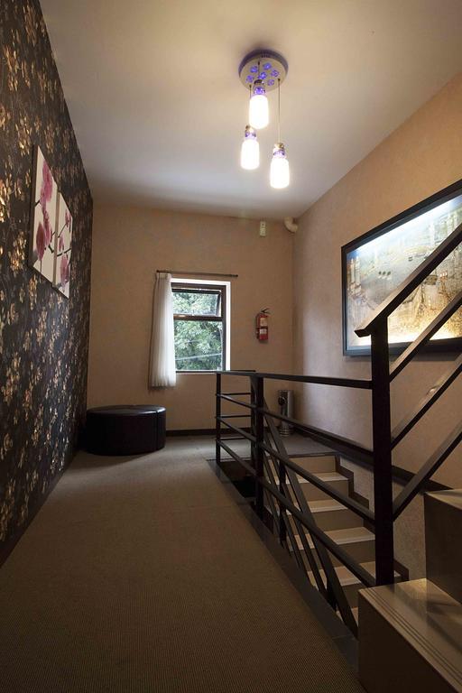 Mine Home Hotel Бандунг Экстерьер фото